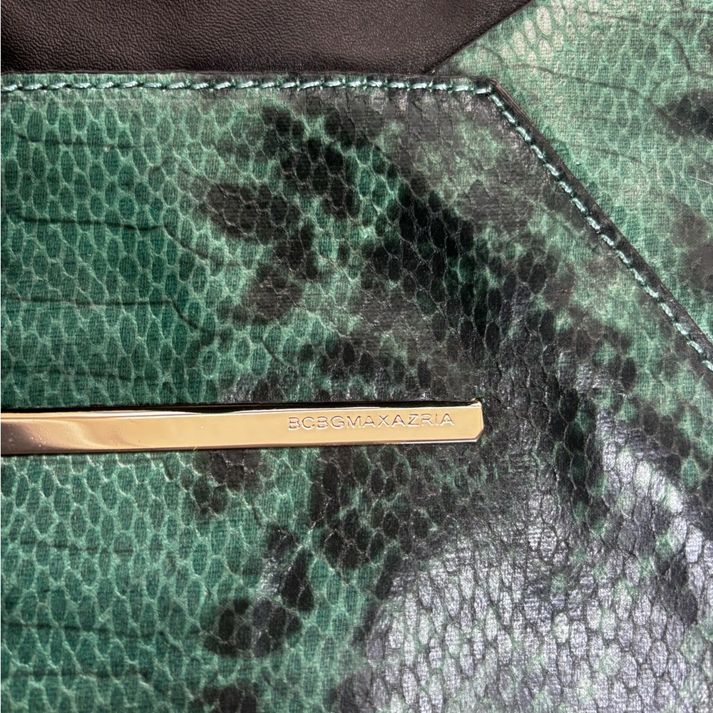 BCBG SNAKE SKIN ENVELOPE CLUTCH
BCBGMaxAzria - Picture 4 of 4